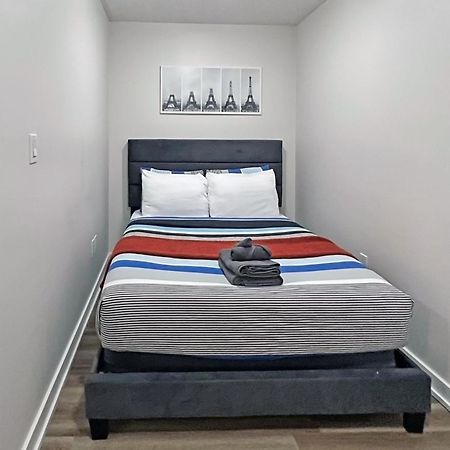 Stunning Luxurious Lakeview Condo By Cn Tower Toronto Kültér fotó